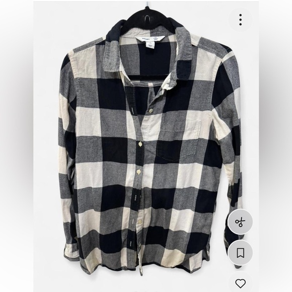 Old Navy Tops - Old Navy Medium Black and White Plaid Flannel long sleeve shirt